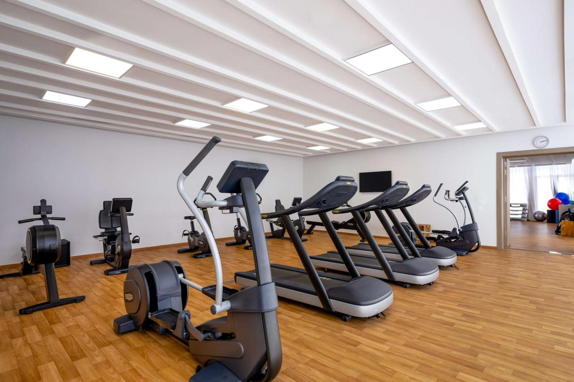 Radisson Blu Resort Al Hoceïma Exteriör bild A gym