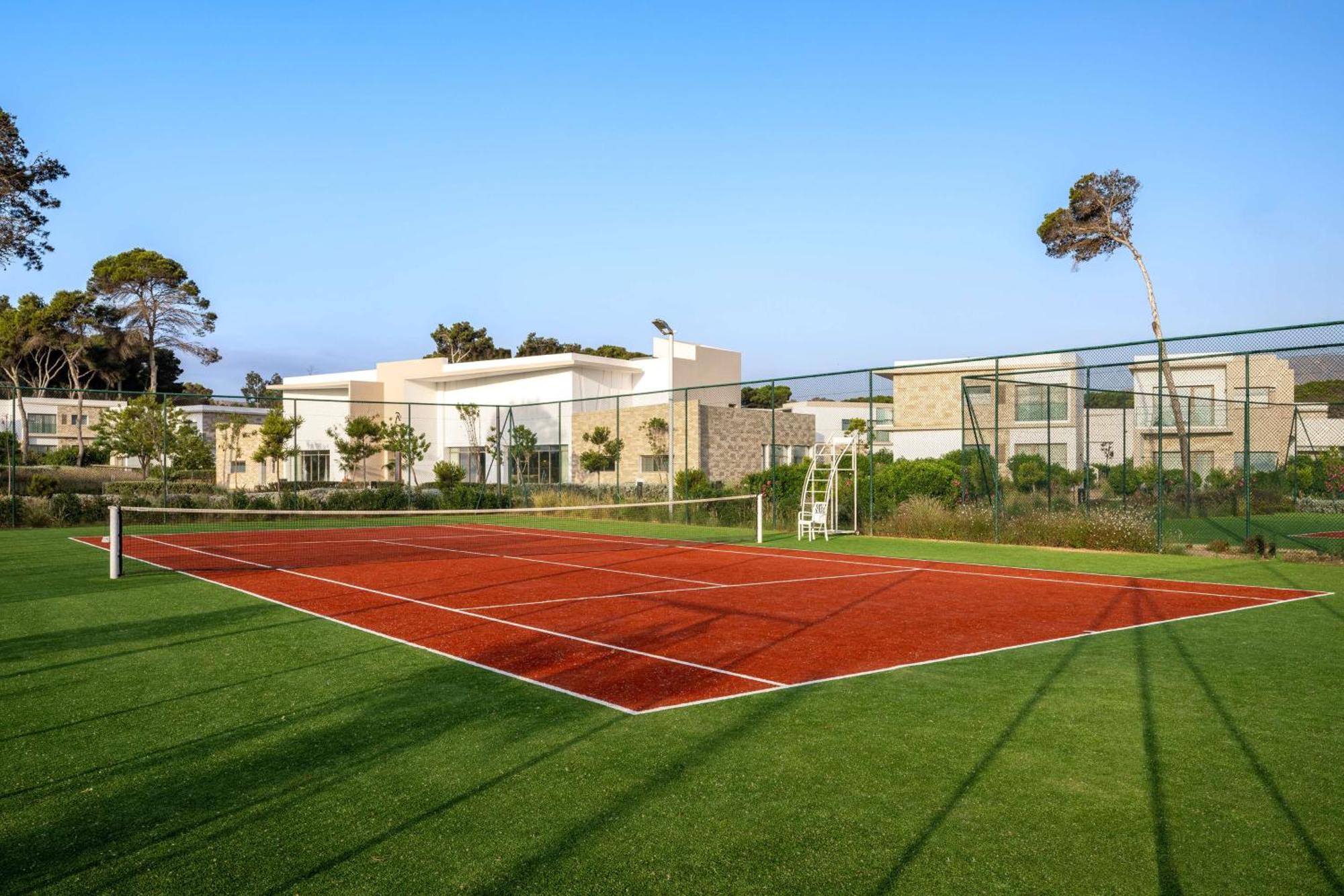 Radisson Blu Resort Al Hoceïma Exteriör bild Tennis court