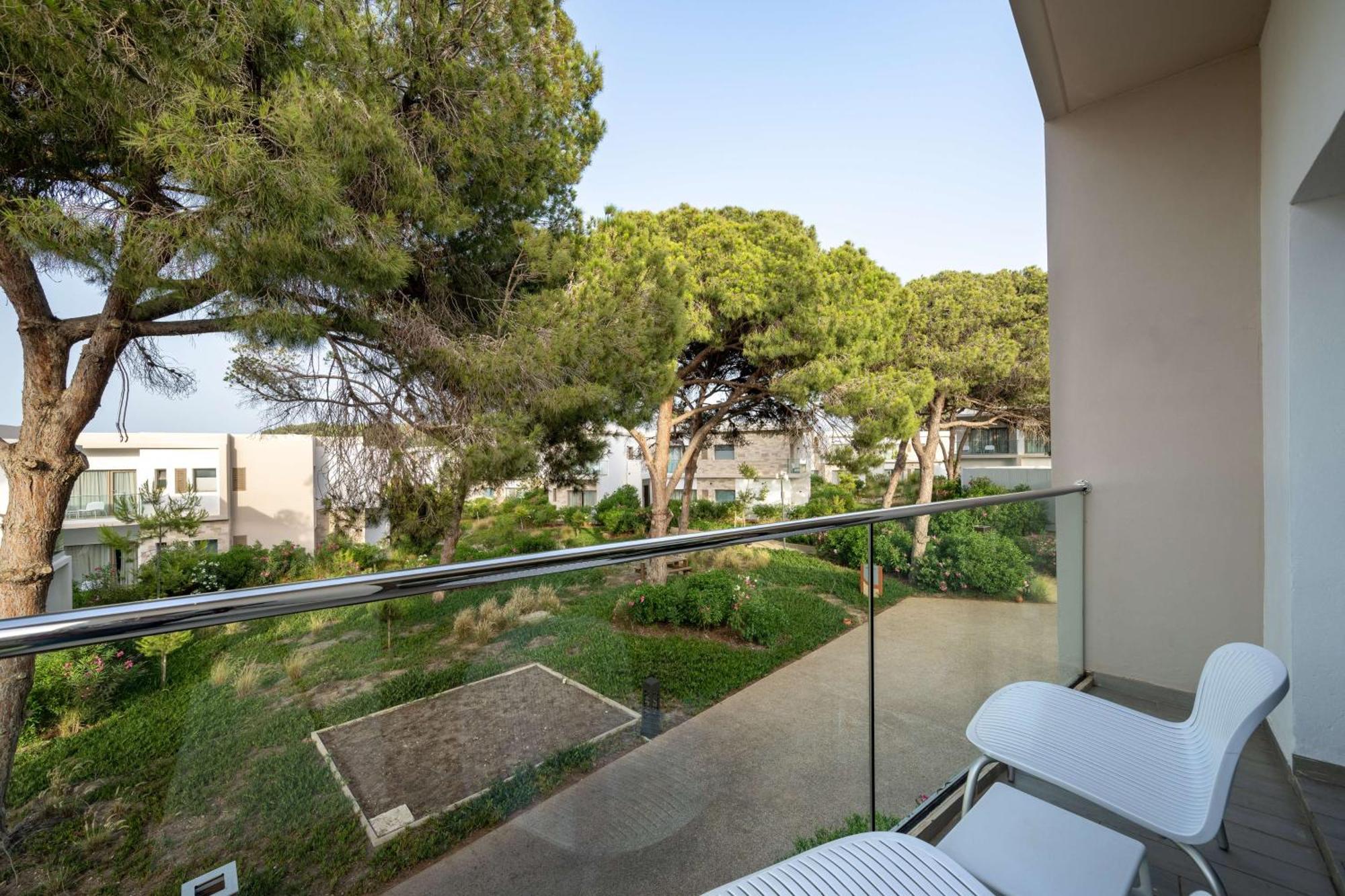 Radisson Blu Resort Al Hoceïma Exteriör bild A balcony
